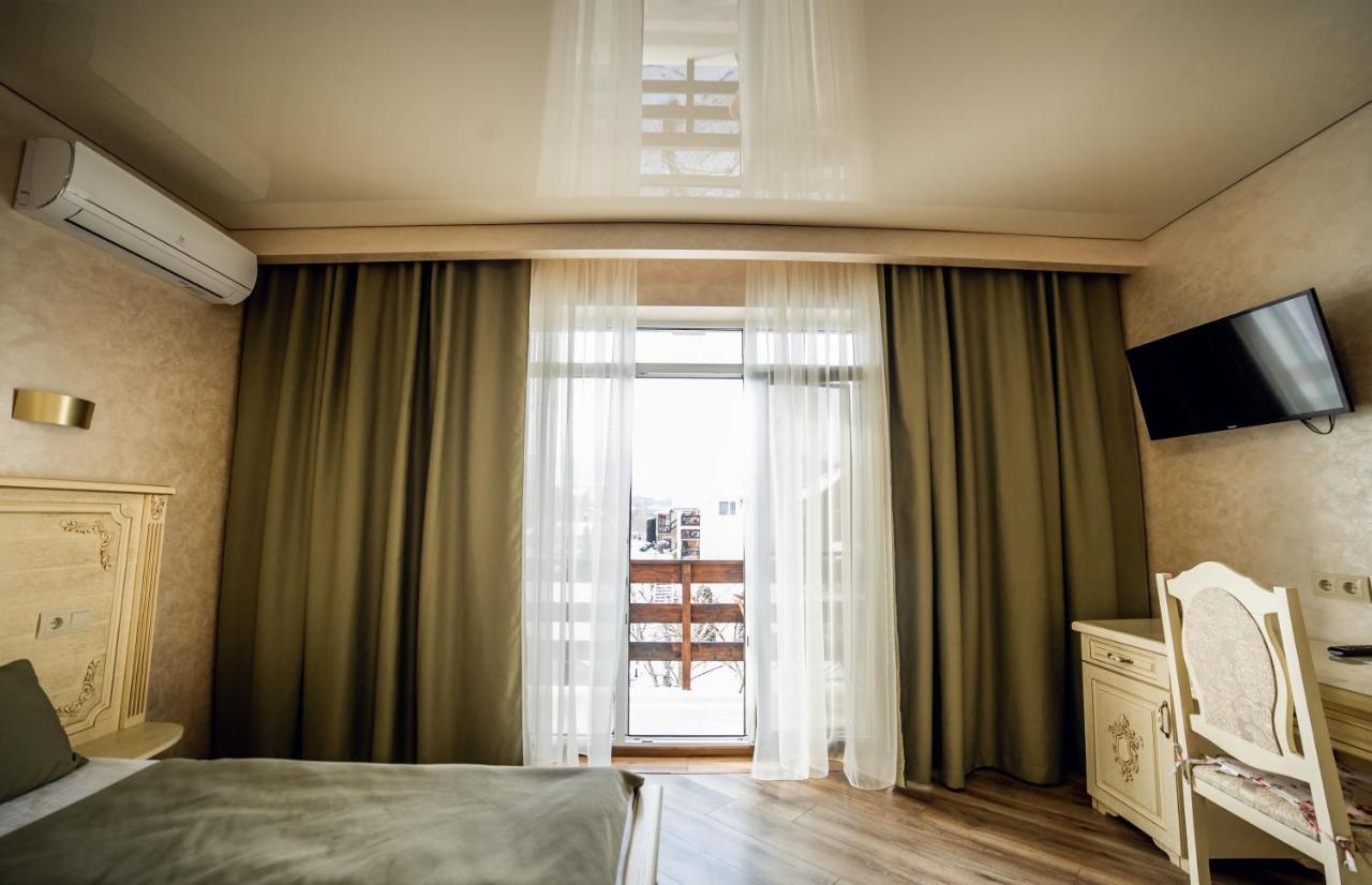 Августин Hotel Solochyn Buitenkant foto