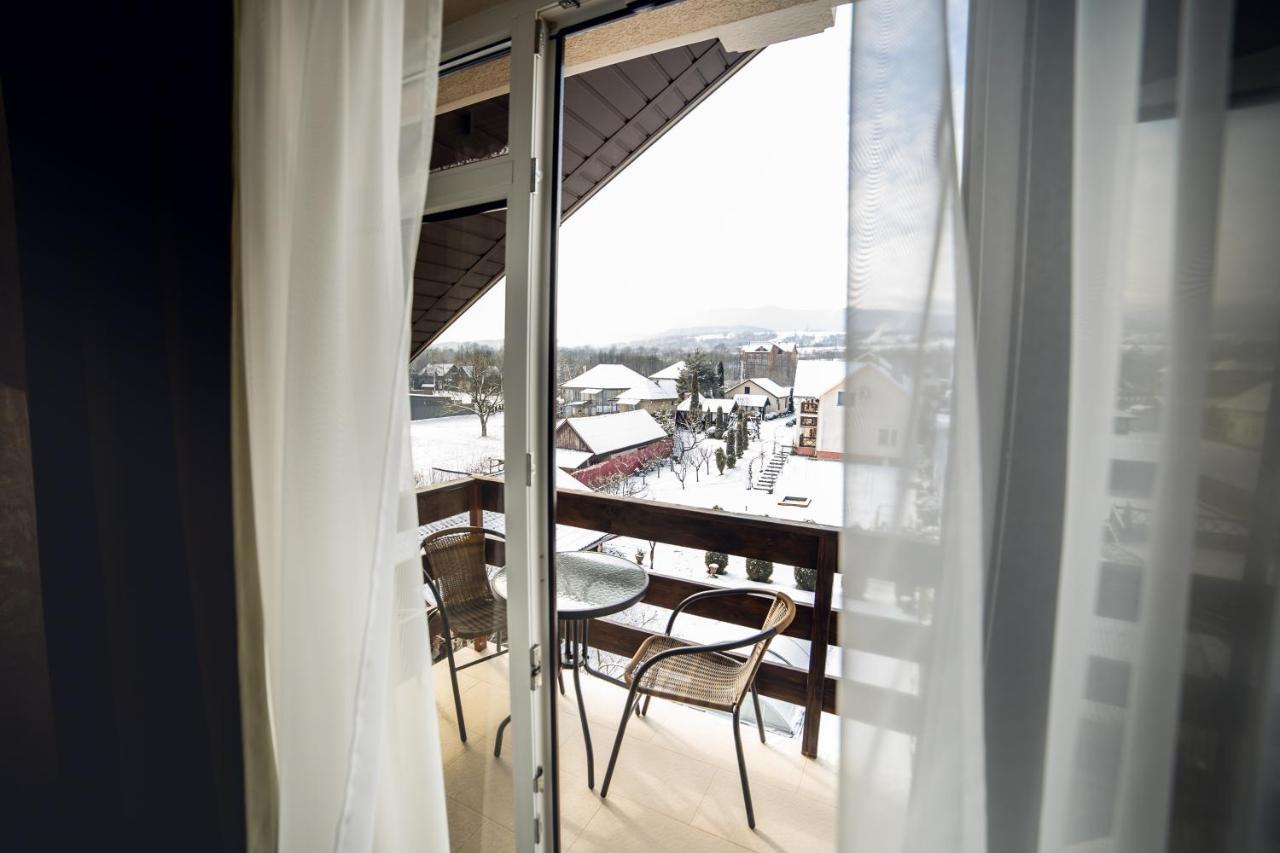 Августин Hotel Solochyn Buitenkant foto