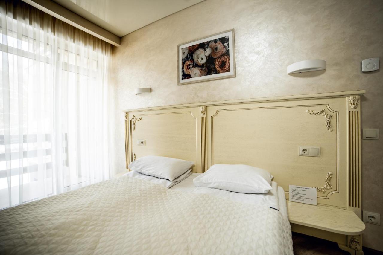 Августин Hotel Solochyn Buitenkant foto