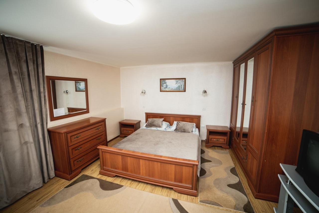 Августин Hotel Solochyn Buitenkant foto