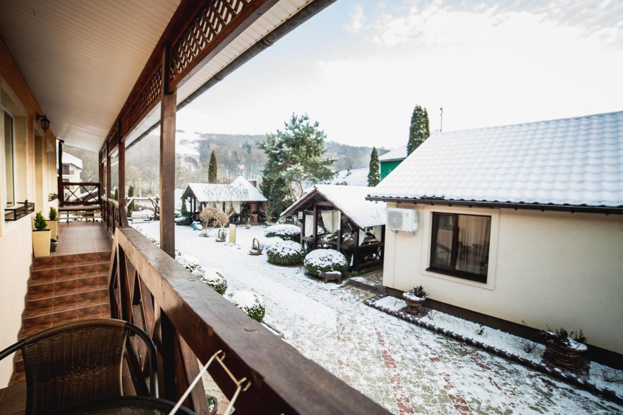 Августин Hotel Solochyn Buitenkant foto