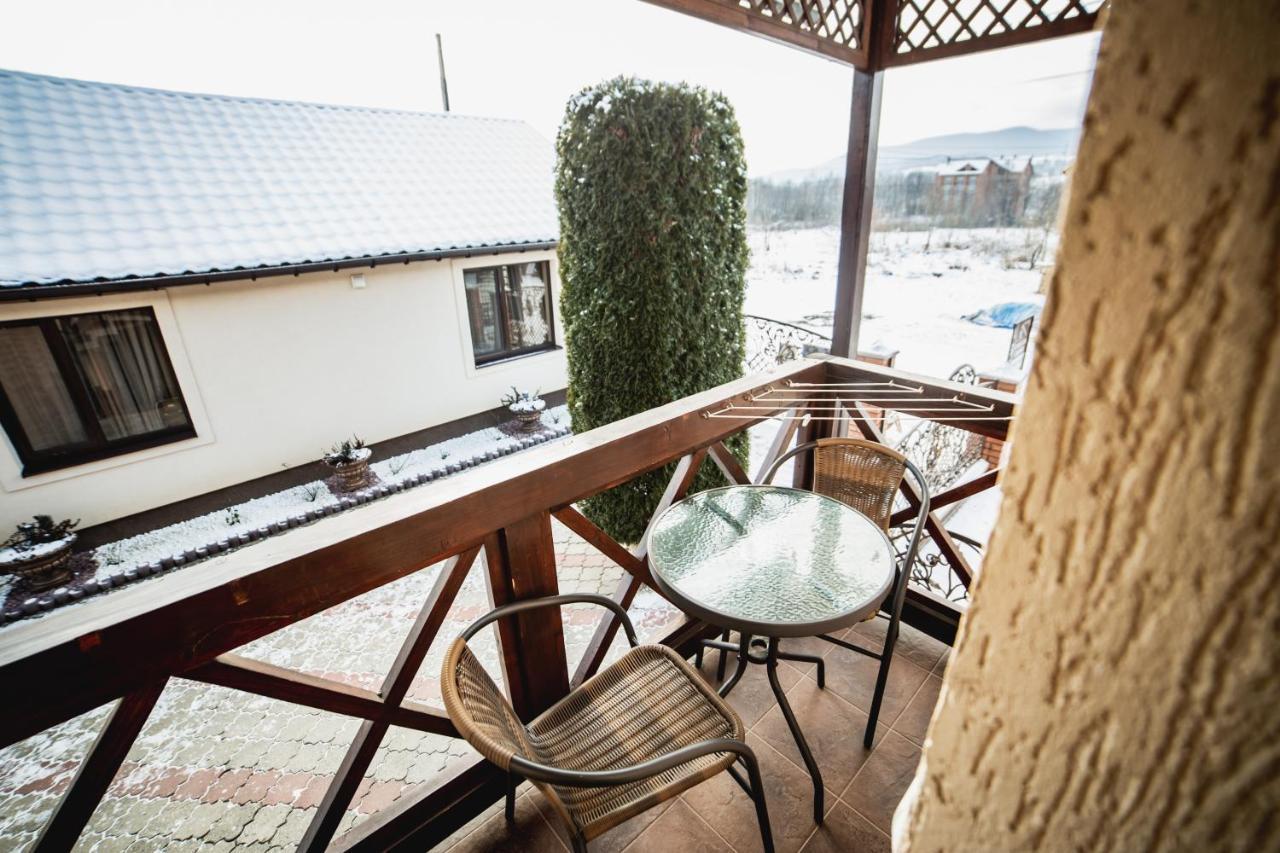 Августин Hotel Solochyn Buitenkant foto