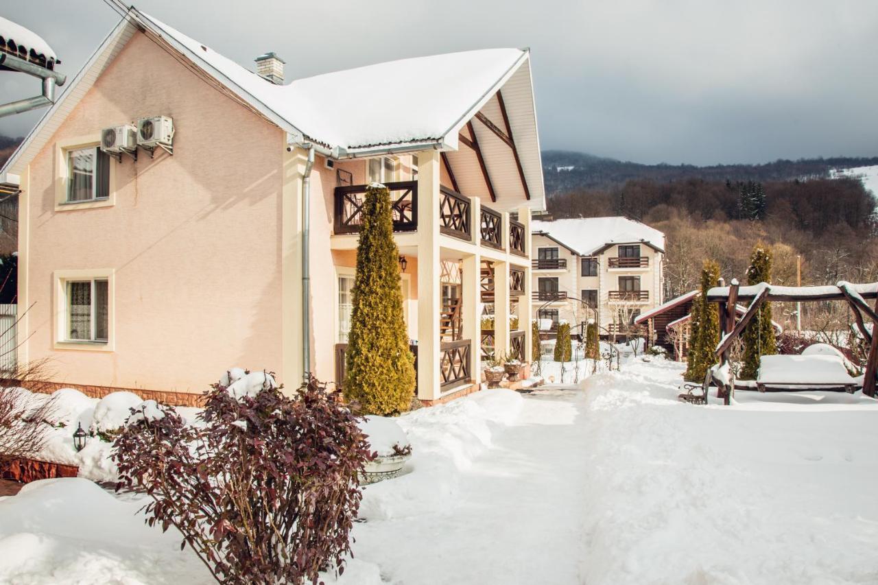 Августин Hotel Solochyn Buitenkant foto